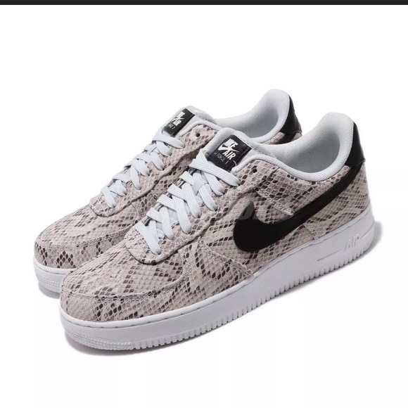 NIKE AIR FORCE 1 \'07 PRM \